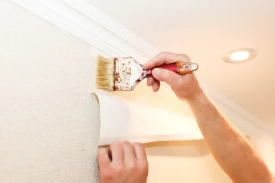 Pose de papier peint à Saze — revêtements muraux et toiles de verre